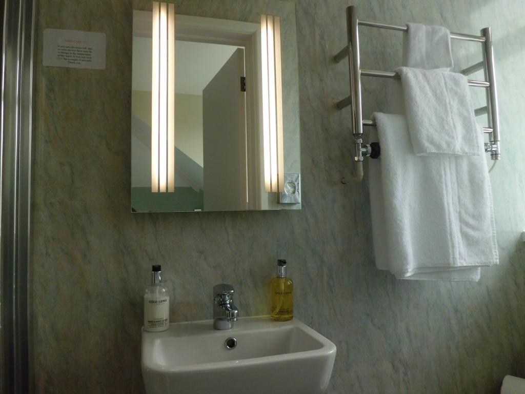 Fair Winds Guest House บริกแซม ห้อง รูปภาพ